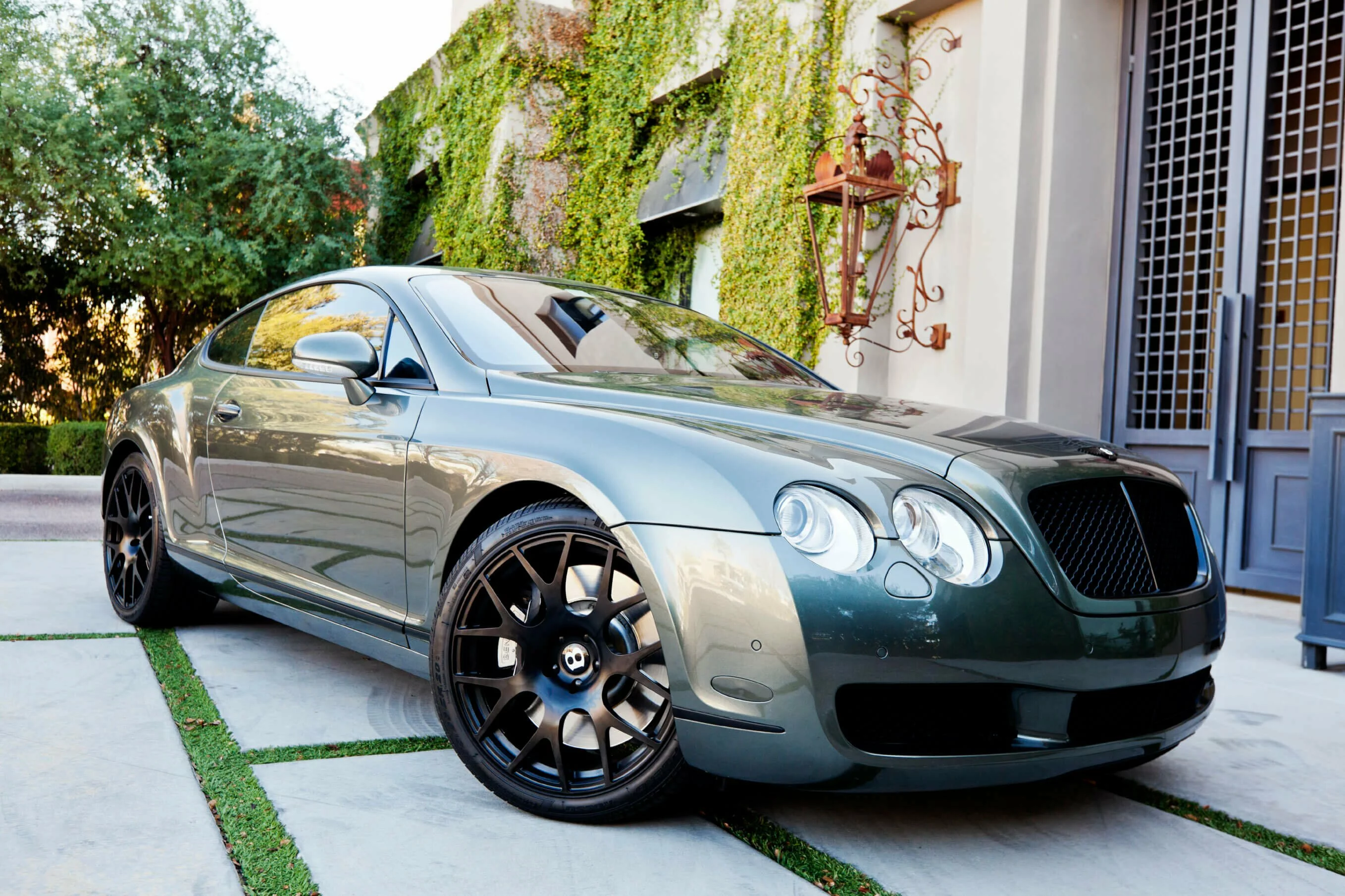 Image of a Bentley and Rolls Royce car for Fenn Motor Works in Reading